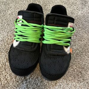 Off white Presto Black color way
